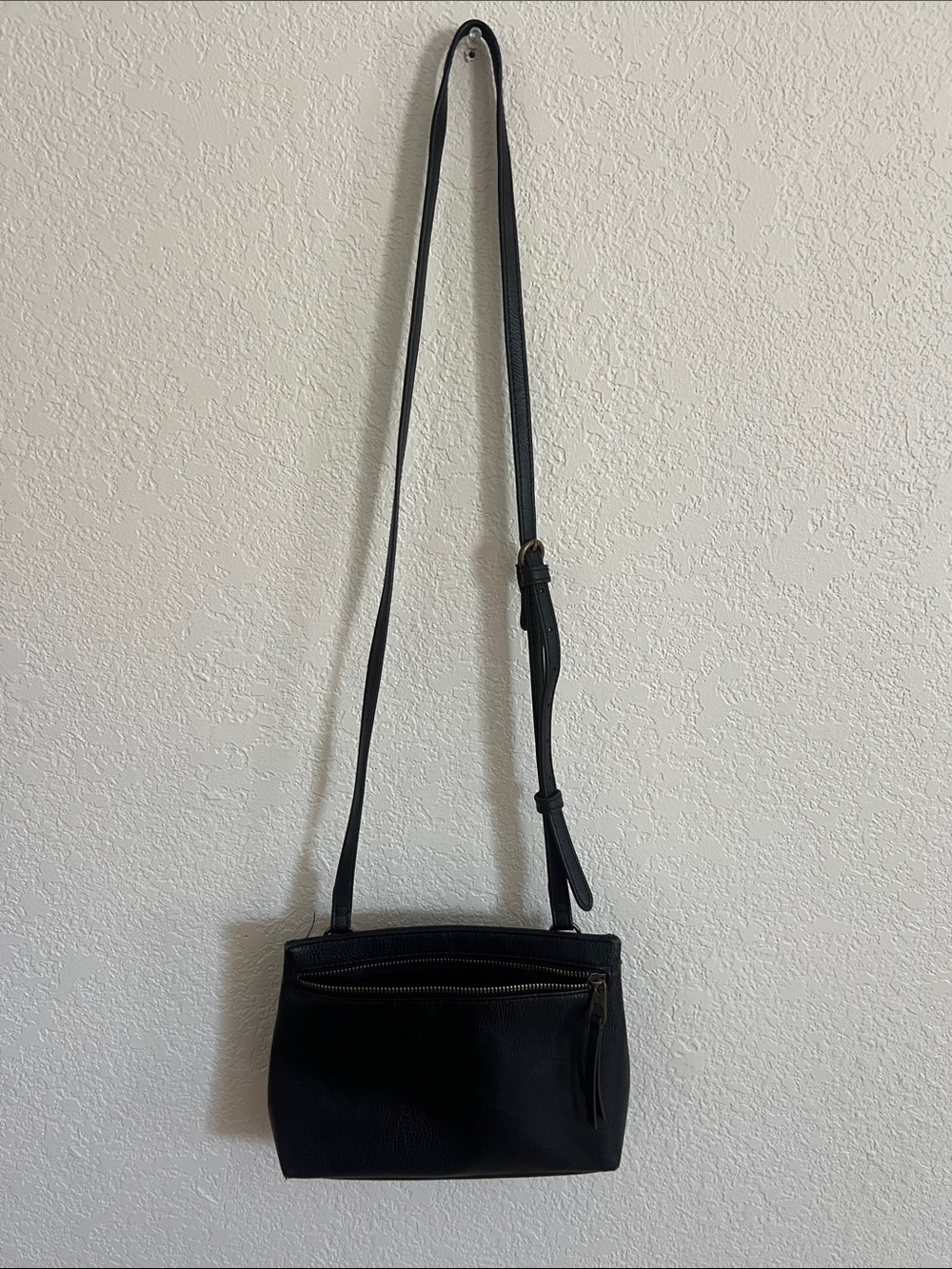 Universal Thread Black Crossbody Purse